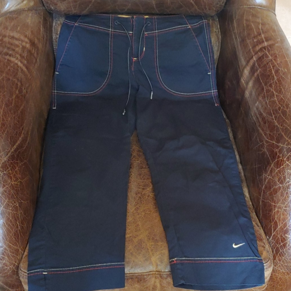 NWOT Nike Navy Blue Capri Pants